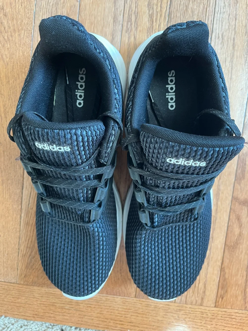 Men’s Adidas Ultimashow running shoes